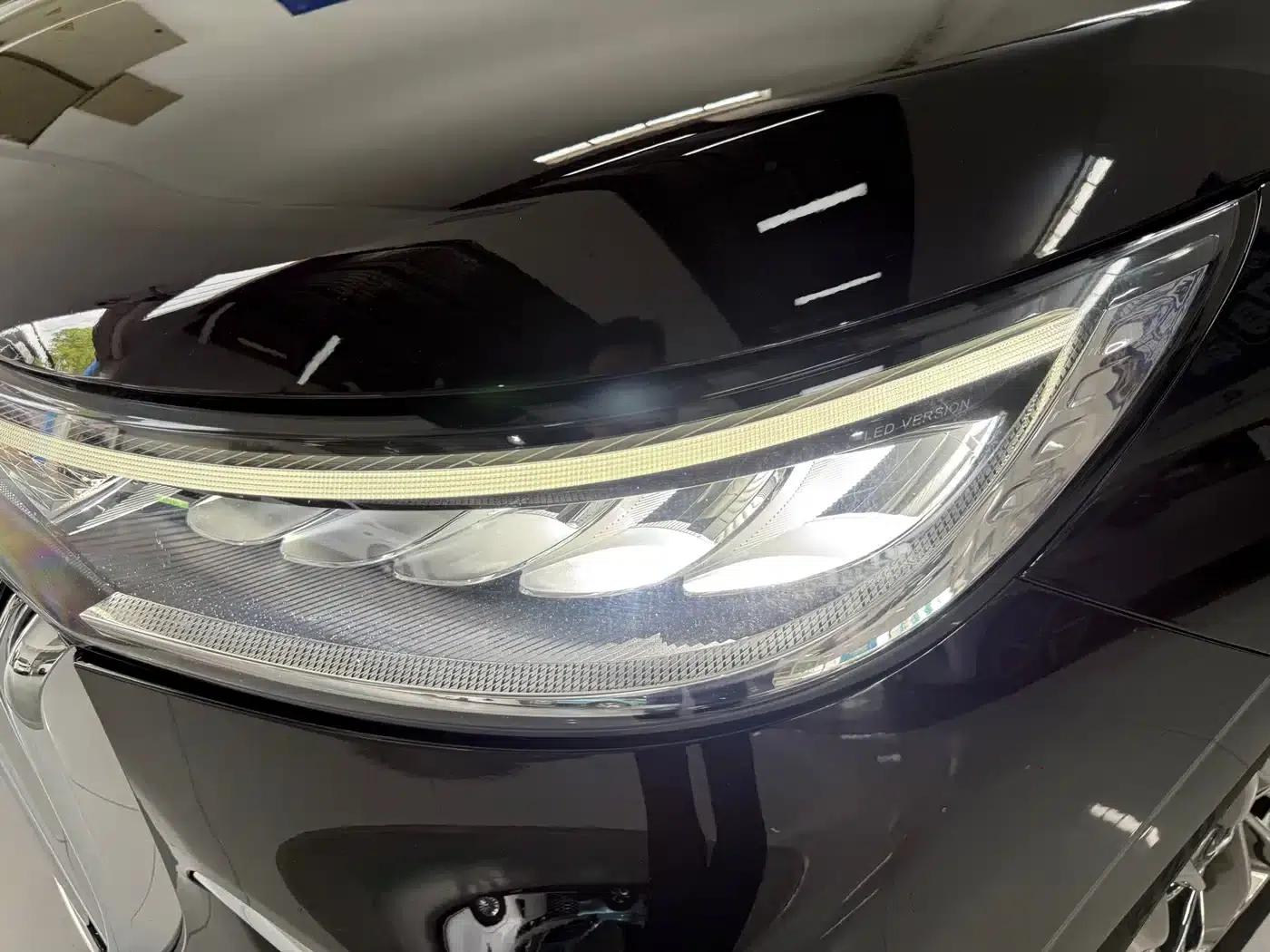 Voyah Dreamer 2024 PHEV Long Range Flagship Edition — миниатюра 18