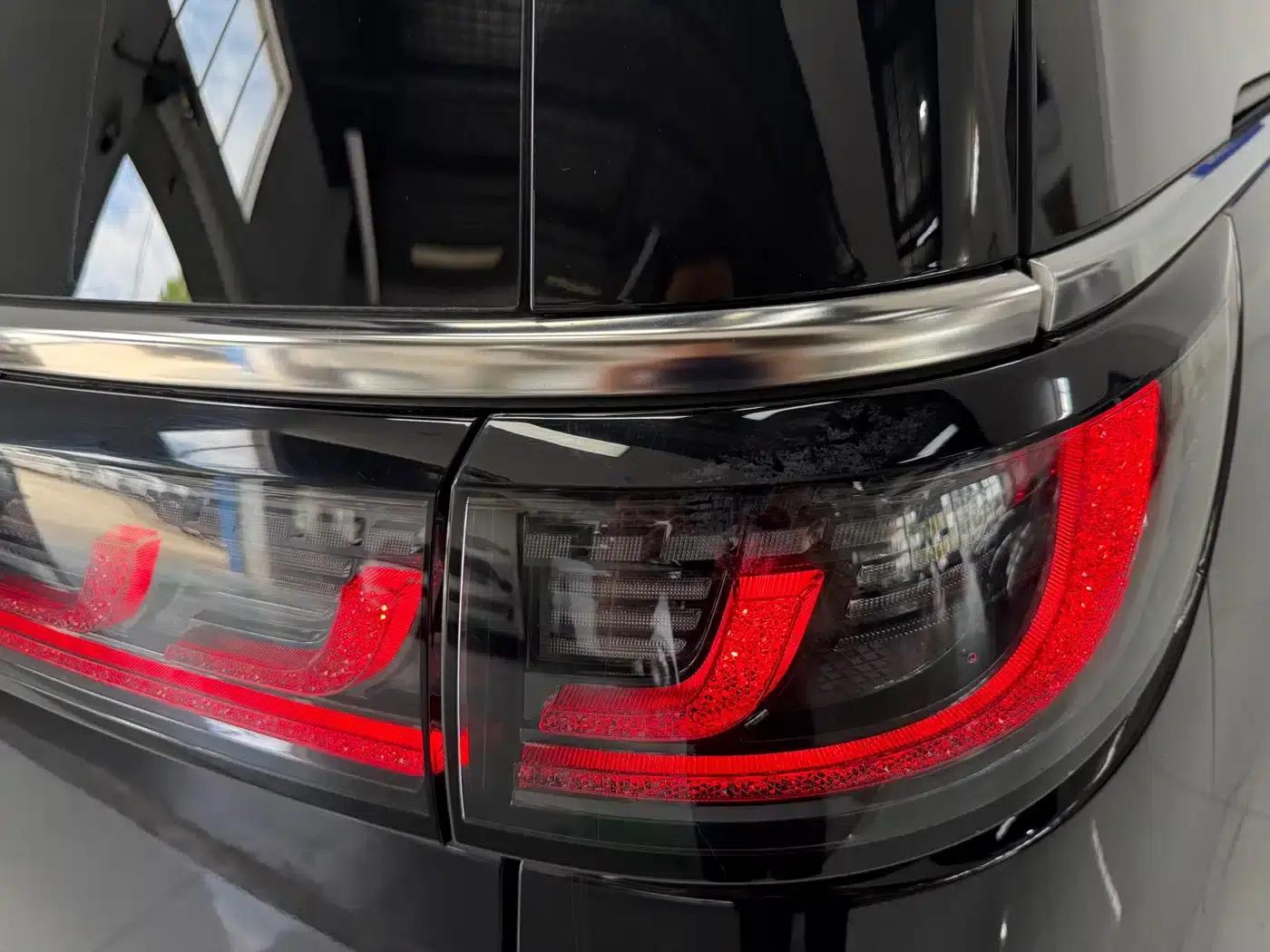 Voyah Dreamer 2024 PHEV Long Range Flagship Edition — миниатюра 19