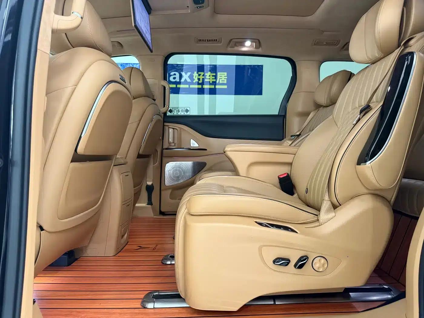 Voyah Dreamer 2024 PHEV Long Range Flagship Edition — миниатюра 8