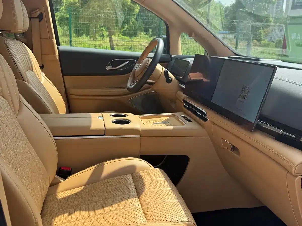 Voyah Dreamer 2025 PHEV AWD Flagship Kunpeng Edition — миниатюра 7