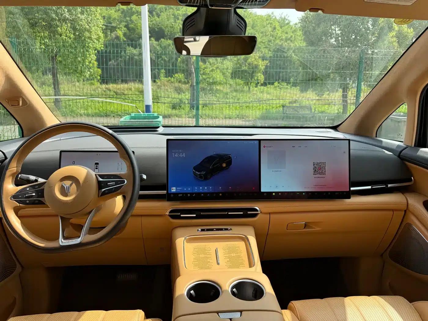 Voyah Dreamer 2025 PHEV AWD Flagship Kunpeng Edition — миниатюра 9