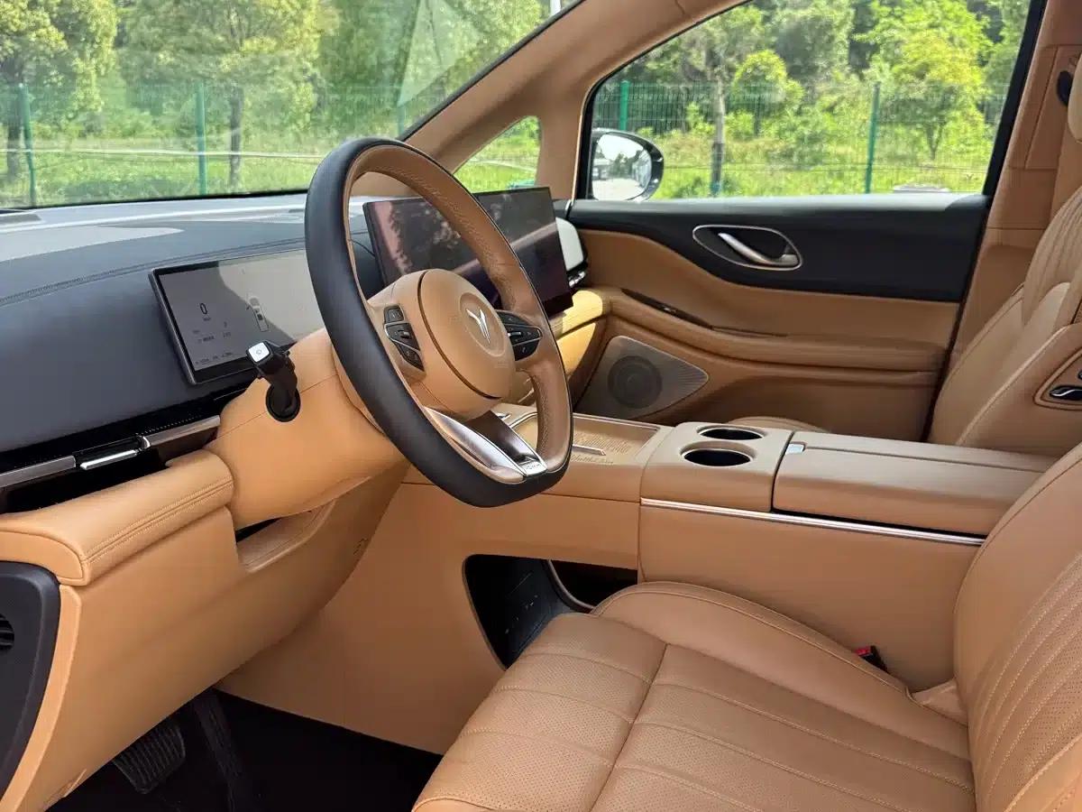 Voyah Dreamer 2025 PHEV AWD Flagship Kunpeng Edition — миниатюра 10