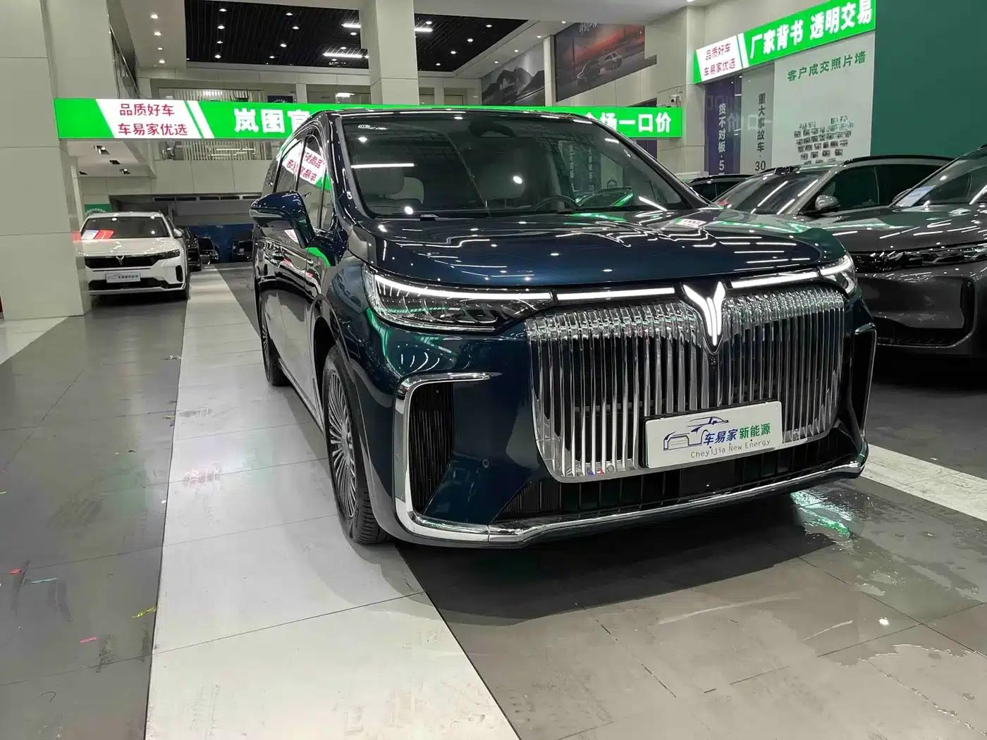 Voyah Dreamer 2025 PHEV AWD Flagship Kunpeng Edition — миниатюра 3