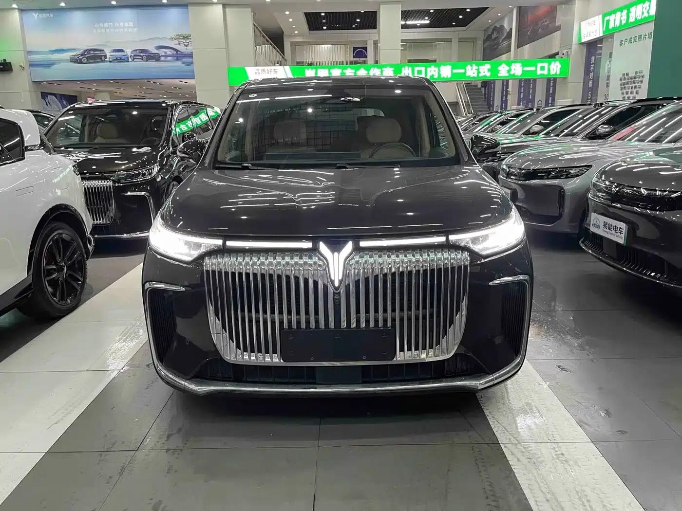Voyah Dreamer 2025 PHEV AWD Flagship Kunpeng Edition — миниатюра 2