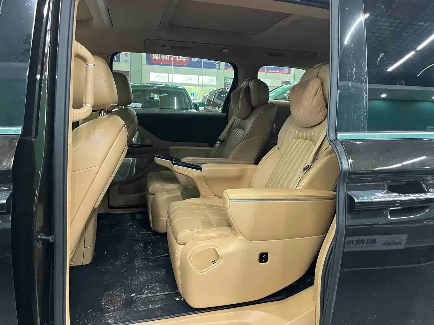 Voyah Dreamer 2025 PHEV AWD Flagship Kunpeng Edition — миниатюра 6