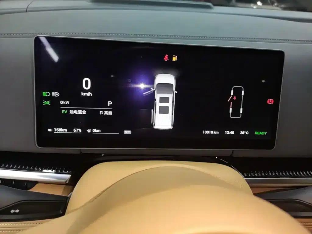 Voyah Dreamer 2025 PHEV AWD Flagship Kunpeng Edition — миниатюра 12