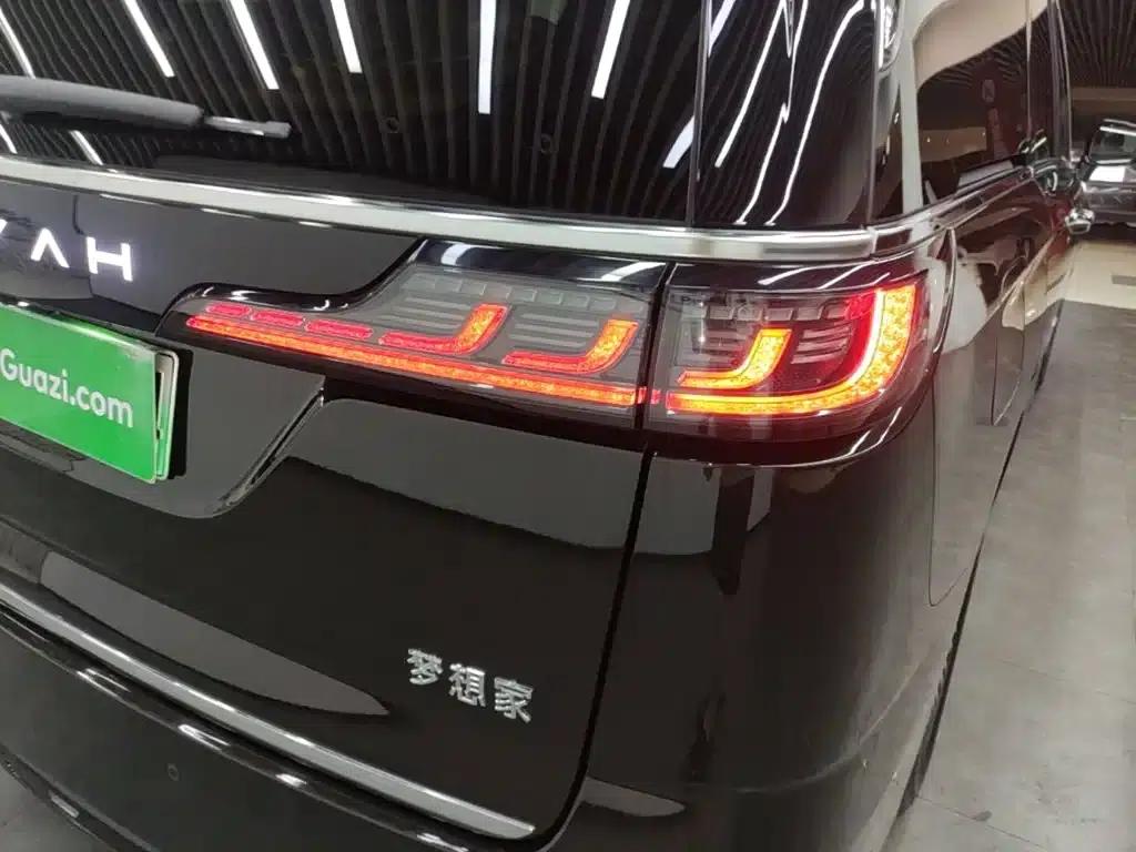 Voyah Dreamer 2025 PHEV AWD Flagship Kunpeng Edition — миниатюра 8