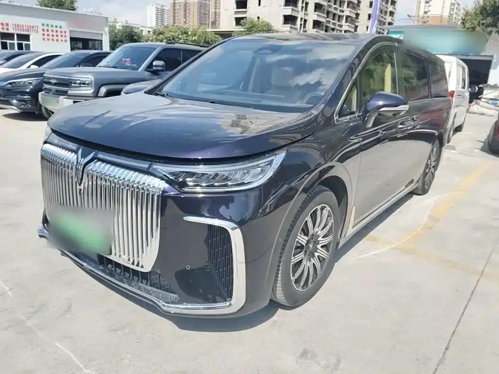 Voyah Dreamer 2025 EV AWD Flagship Kunpeng Edition — миниатюра 2