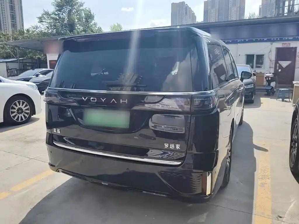 Voyah Dreamer 2025 EV AWD Flagship Kunpeng Edition — миниатюра 7