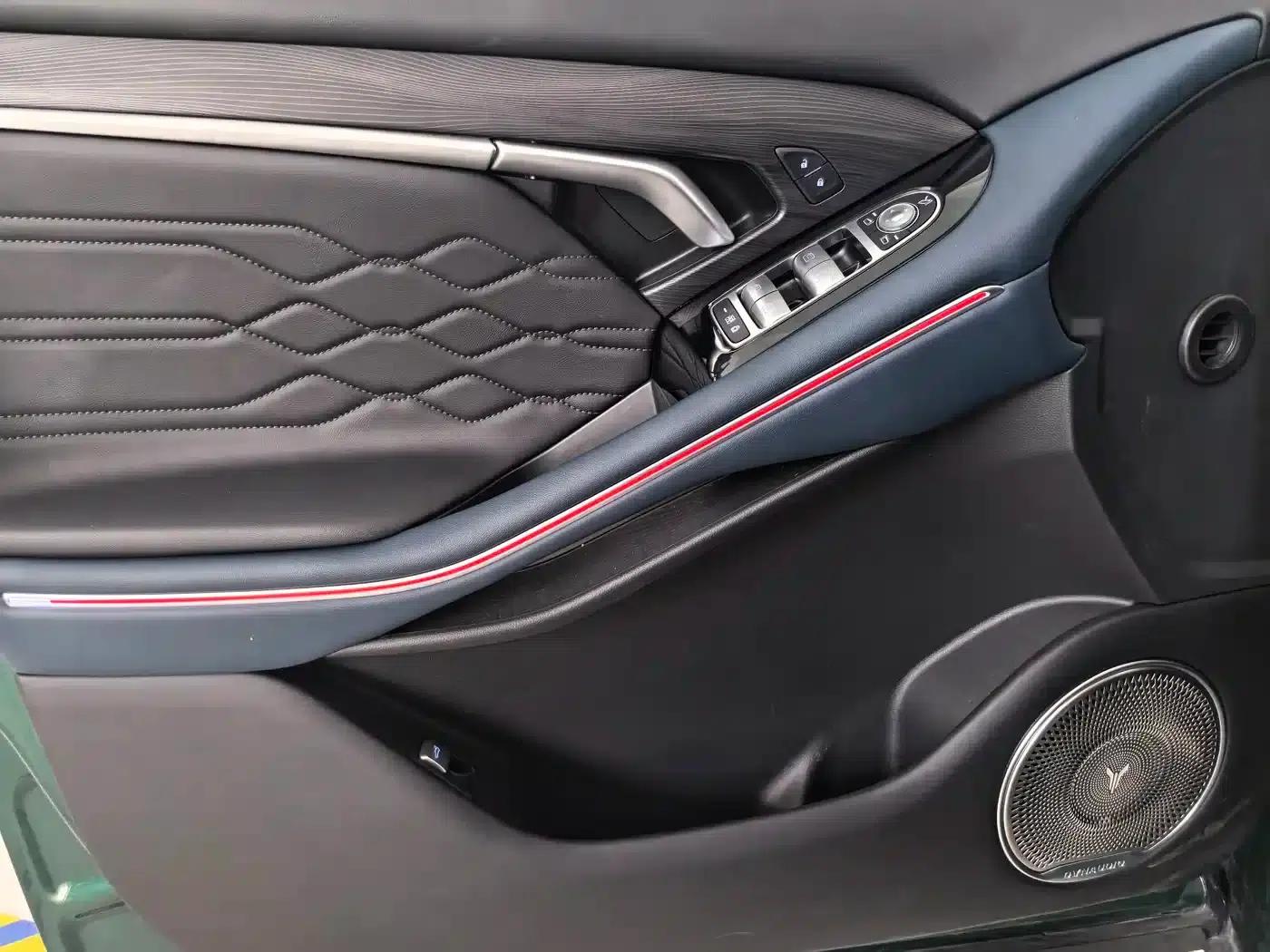 Voyah Free 2024 Model - Extended Range Intelligent Driving Edition — миниатюра 4