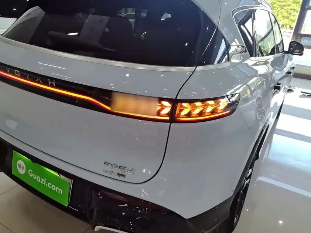 Voyah Free 2024 Model - Extended Range Intelligent Driving Edition — миниатюра 8