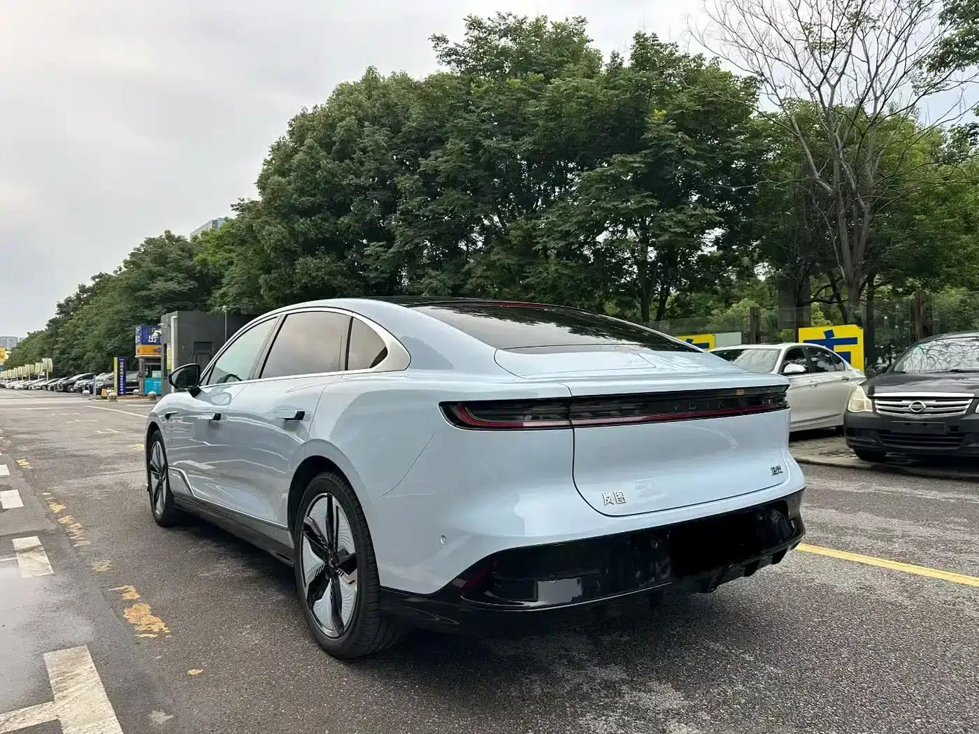 Voyah Chasing Light 2023 AWD Flagship Edition — миниатюра 6
