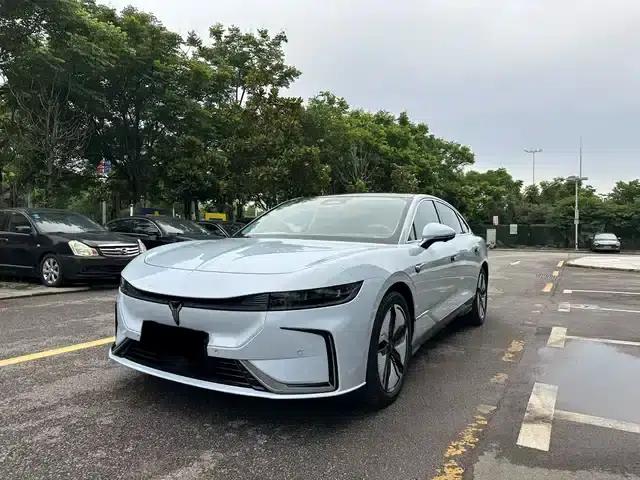 Voyah Chasing Light 2023 AWD Flagship Edition