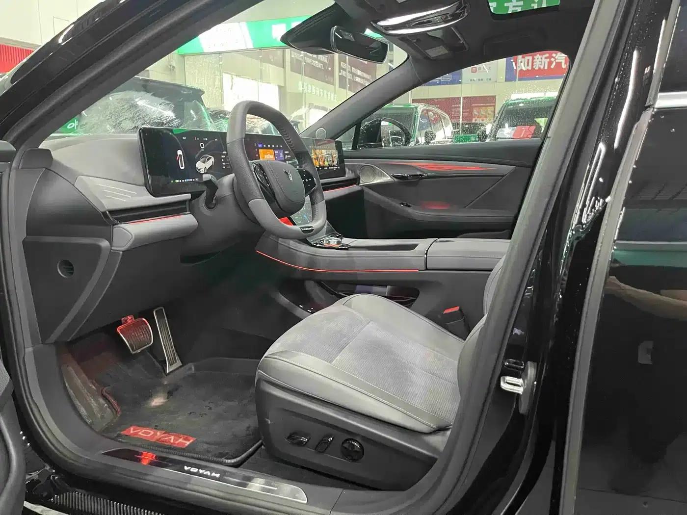 Voyah Chasing the Light 2024 PHEV AWD Long Range Flagship Edition — миниатюра 13