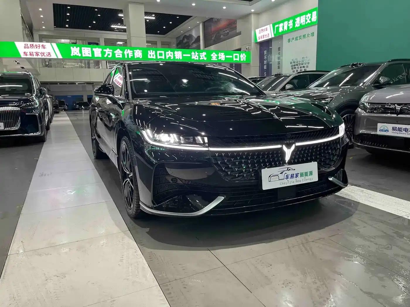 Voyah Chasing the Light 2024 PHEV AWD Long Range Flagship Edition — миниатюра 3