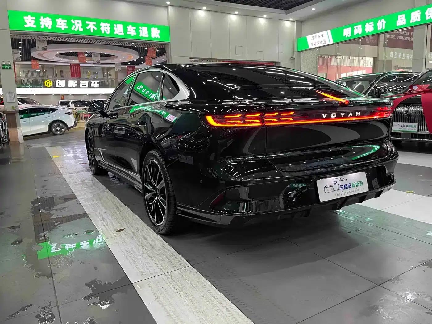 Voyah Chasing the Light 2024 PHEV AWD Long Range Flagship Edition — миниатюра 5