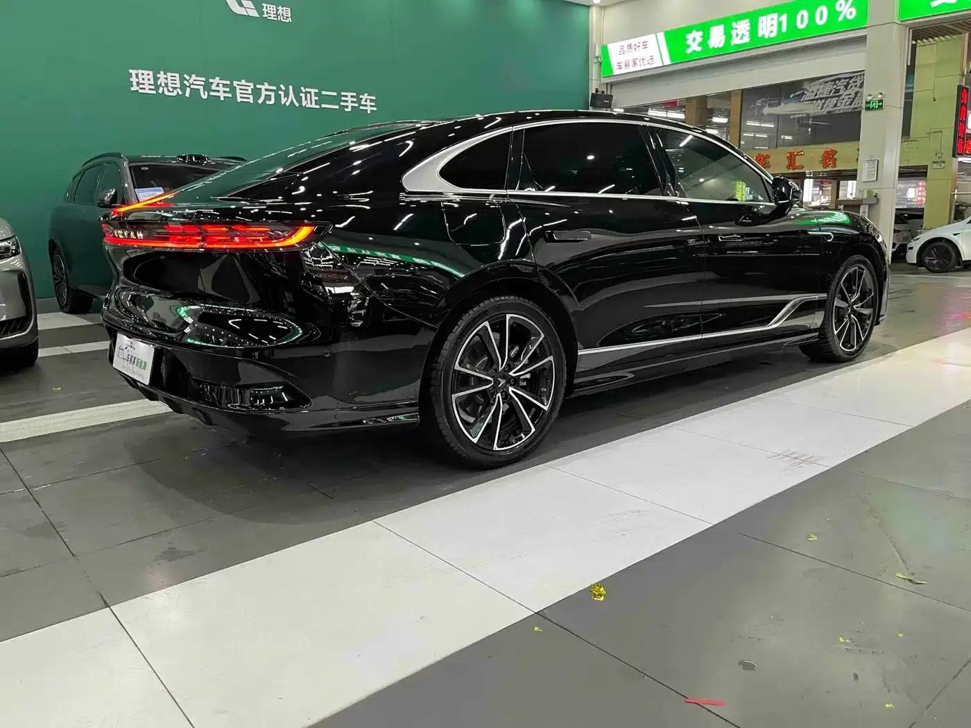 Voyah Chasing the Light 2024 PHEV AWD Long Range Flagship Edition — миниатюра 7