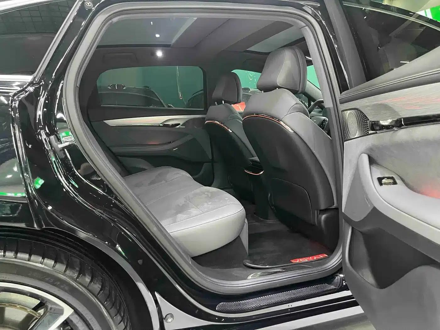 Voyah Chasing the Light 2024 PHEV AWD Long Range Flagship Edition — миниатюра 10
