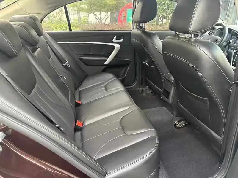 Geely Emgrand 2016 Sedan 1.5L Manual Upgrade Version — миниатюра 9
