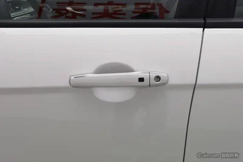 Geely Emgrand 2019 Leading Edition 1.5L Manual Deluxe Model (China VI Emission Standard) — миниатюра 8