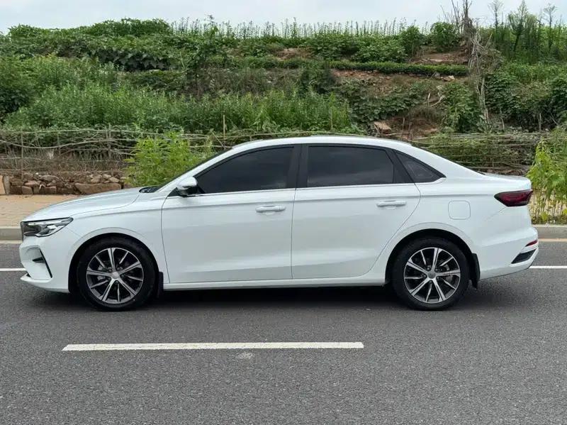 Geely Emgrand 2022 4th Generation 1.5L CVT Flagship Edition — миниатюра 4