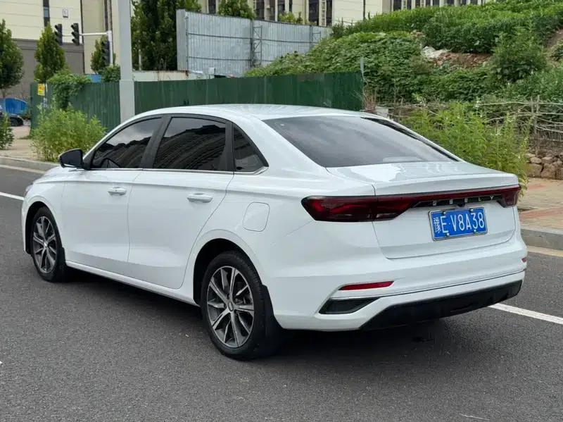 Geely Emgrand 2022 4th Generation 1.5L CVT Flagship Edition — миниатюра 5