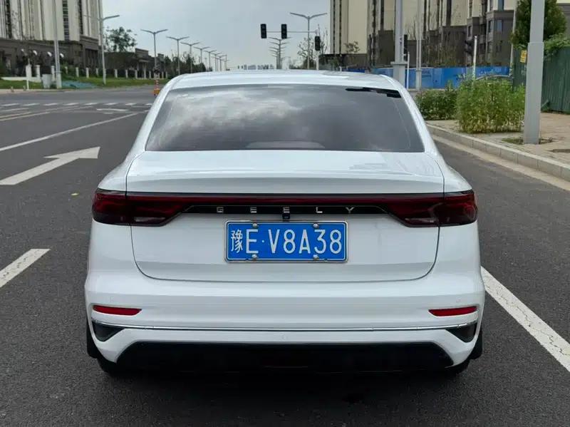 Geely Emgrand 2022 4th Generation 1.5L CVT Flagship Edition — миниатюра 6