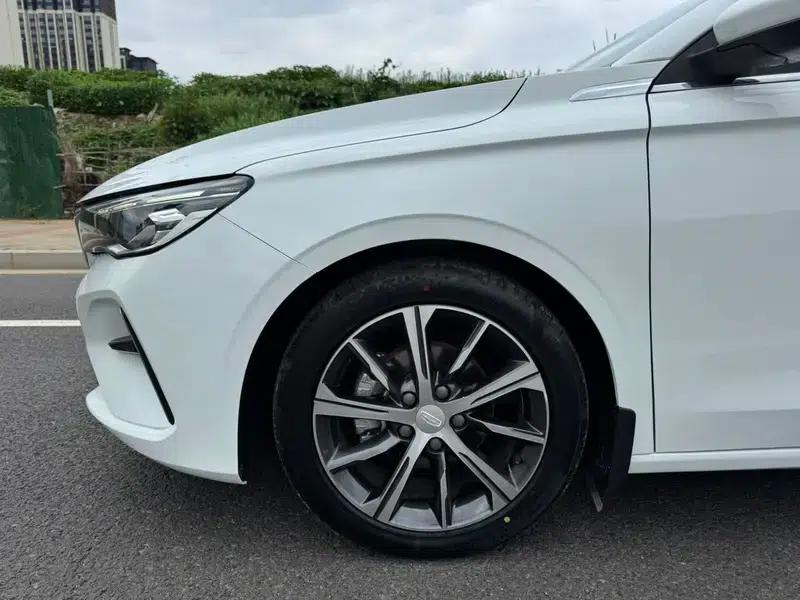 Geely Emgrand 2022 4th Generation 1.5L CVT Flagship Edition — миниатюра 8