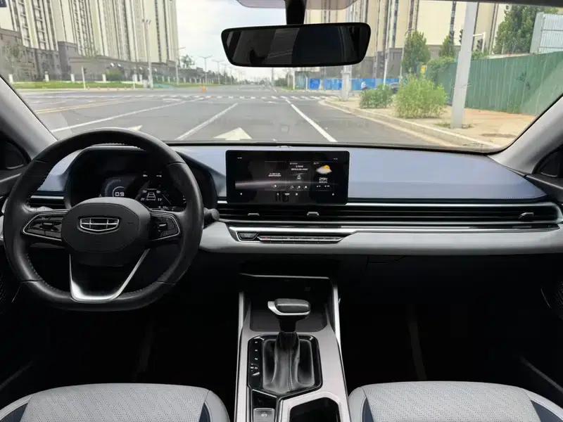Geely Emgrand 2022 4th Generation 1.5L CVT Flagship Edition — миниатюра 9