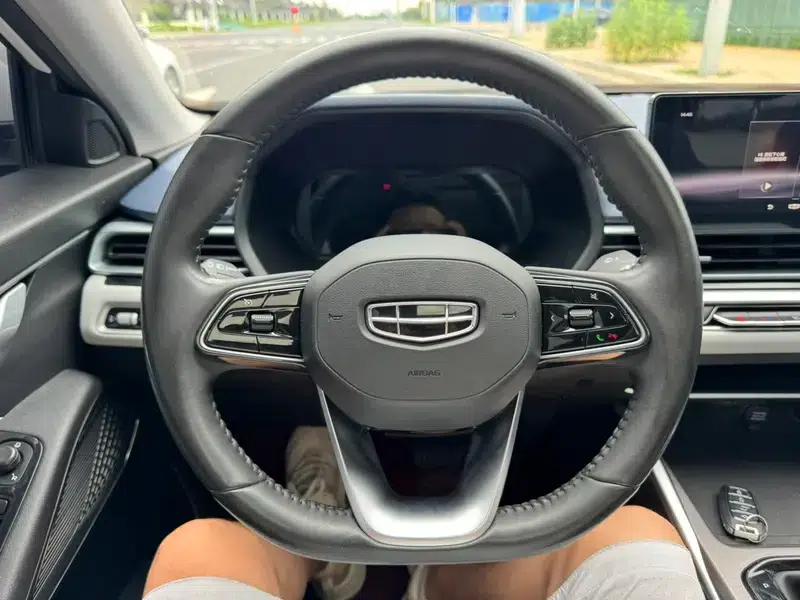 Geely Emgrand 2022 4th Generation 1.5L CVT Flagship Edition — миниатюра 10