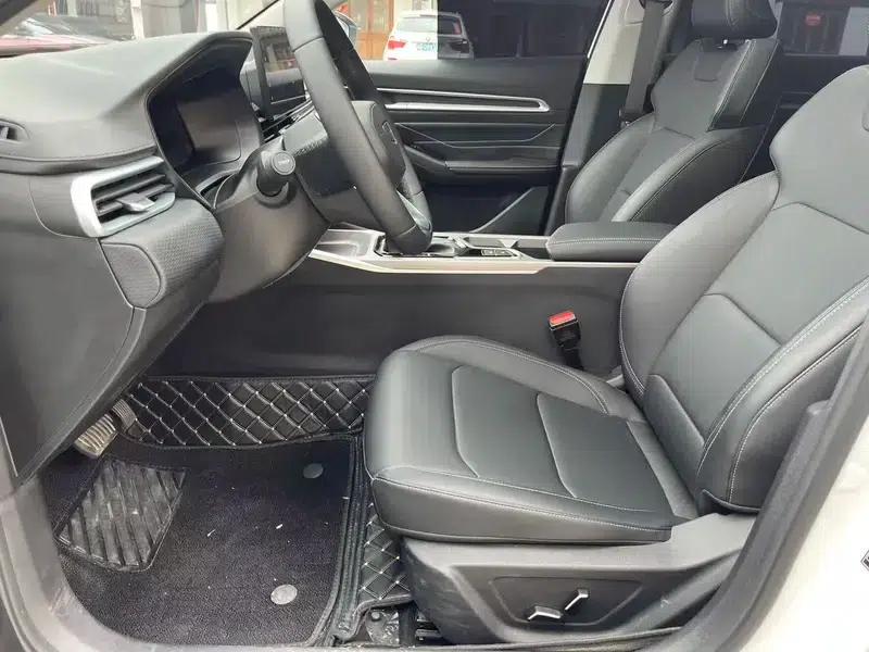 Geely Emgrand 2025 4th Generation 1.5L CVT Star Edition — миниатюра 13