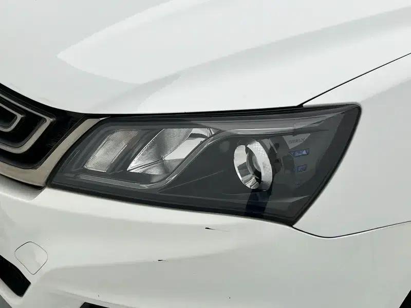 Geely Emgrand 2017 Sedan Million Edition 1.5L Manual Deluxe — миниатюра 12