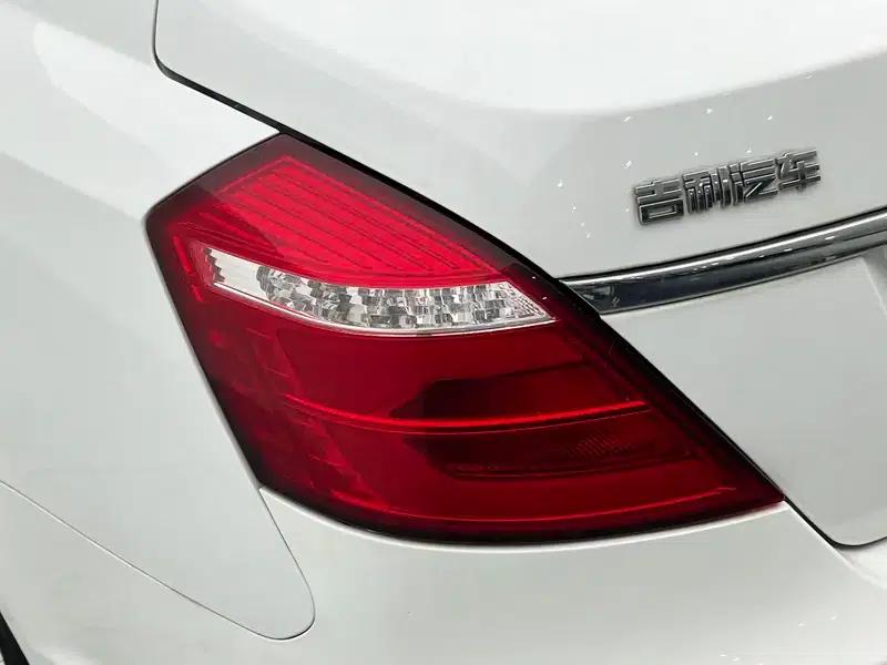 Geely Emgrand 2017 Sedan Million Edition 1.5L Manual Deluxe — миниатюра 13