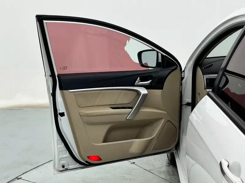 Geely Emgrand 2017 Sedan Million Edition 1.5L Manual Deluxe — миниатюра 25