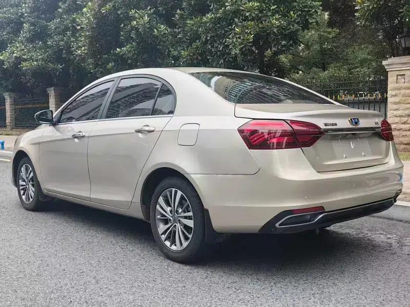Geely Emgrand 2018 1.5L CVT Upward Connected Edition — миниатюра 3