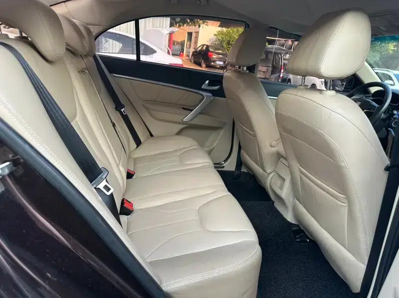 Geely Emgrand 2017 Sedan Million Edition 1.5L Manual Deluxe — миниатюра 20