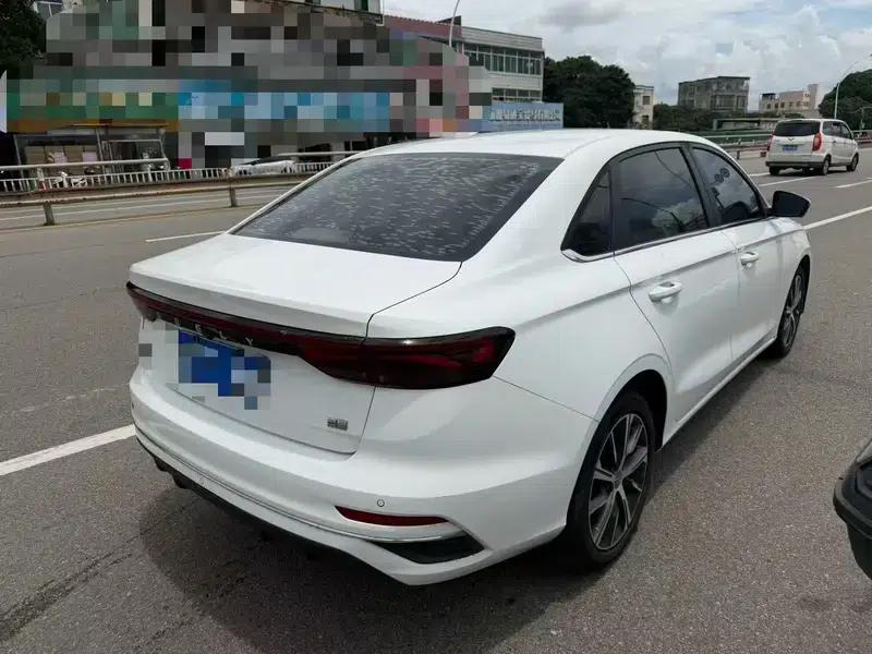 Geely Emgrand 2022 4th Generation 1.5L CVT Luxury Edition — миниатюра 5