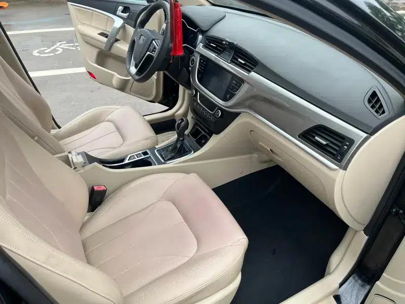 Geely Emgrand 2017 Sedan Million Edition 1.5L CVT Luxury Model — миниатюра 6