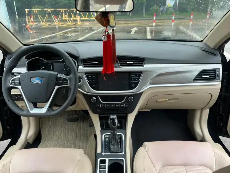 Geely Emgrand 2017 Sedan Million Edition 1.5L CVT Luxury Model — миниатюра 7
