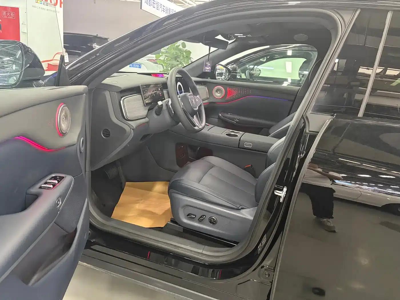 Voyah 2025 Four-Wheel Drive Qiankun Edition — миниатюра 3