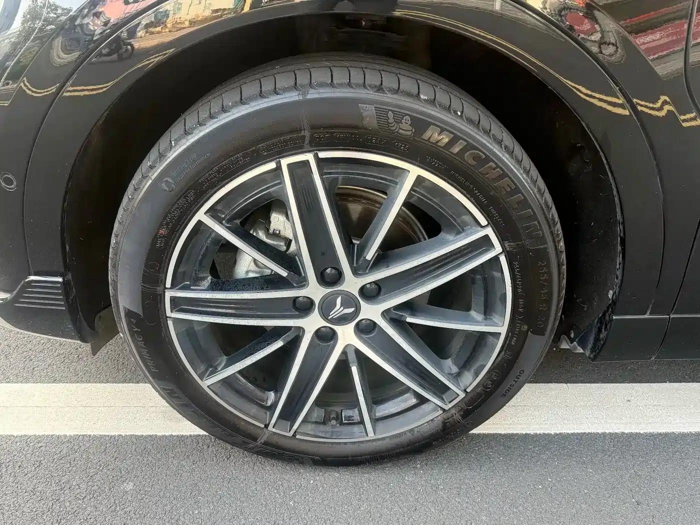 Voyah 2025 Rear-Wheel Drive Qiankun Edition — миниатюра 14