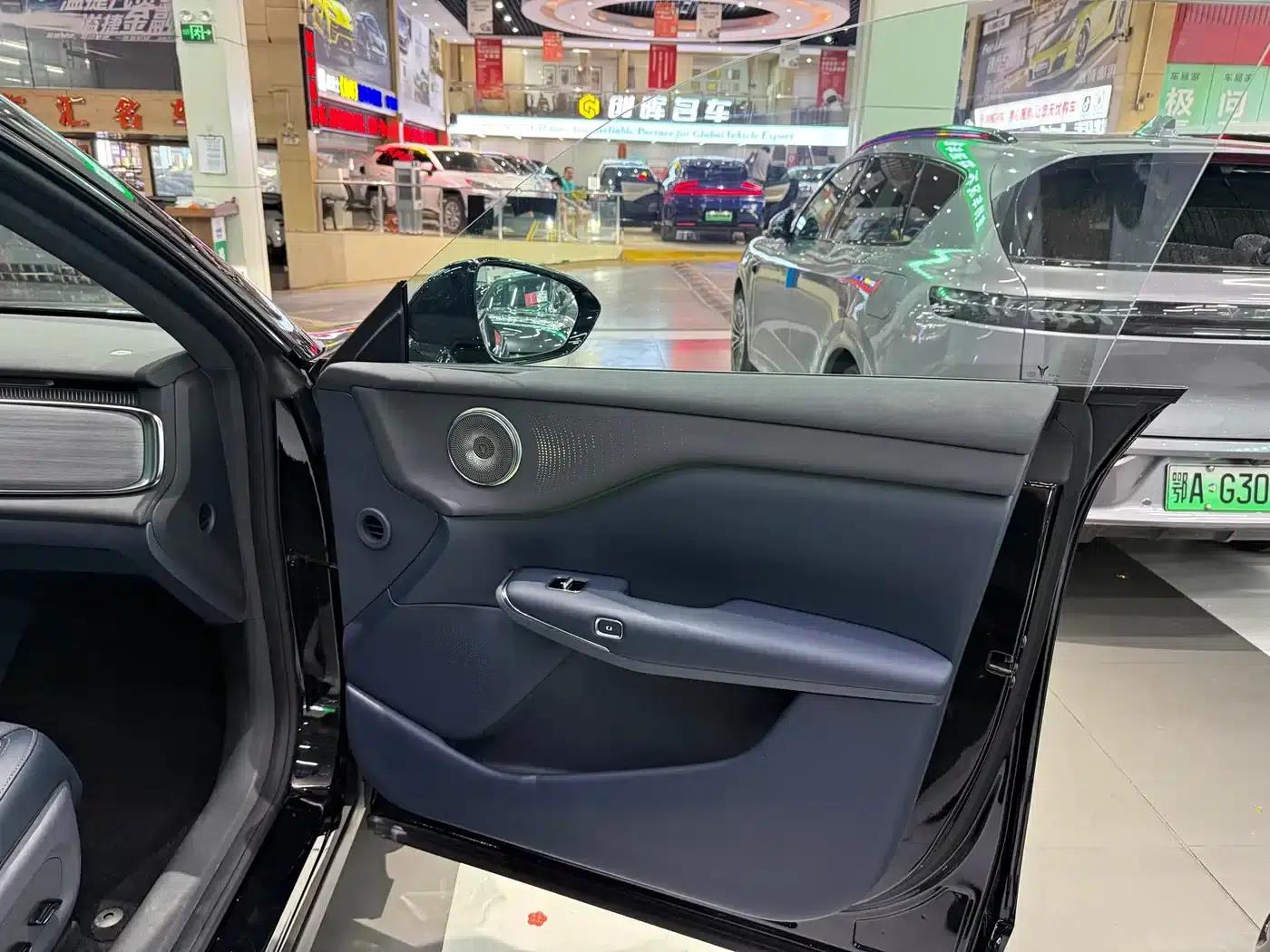 Voyah 2025 Four-Wheel Drive Qiankun Edition — миниатюра 15