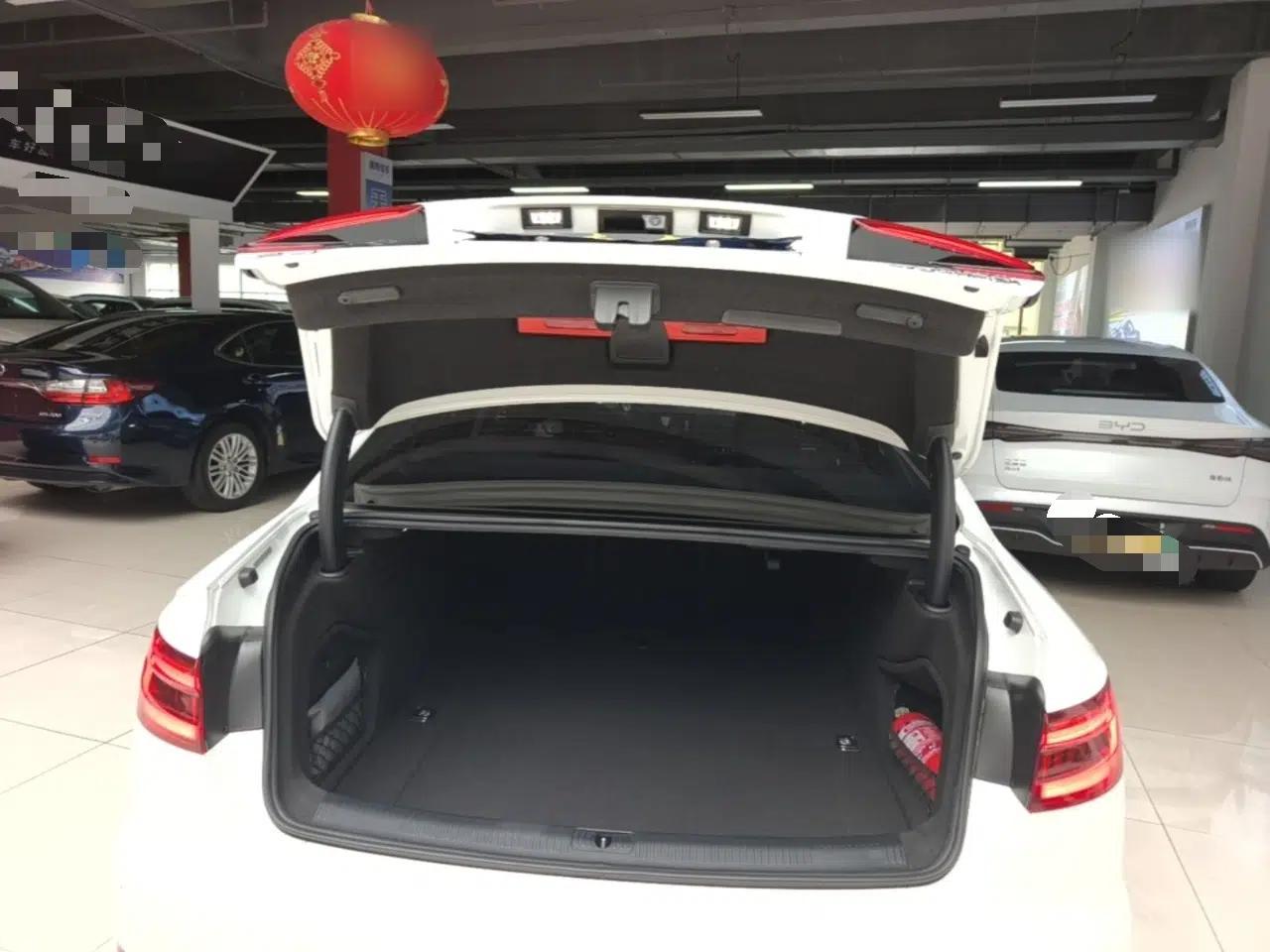 Audi A4L 2019 40 TFSI Fashion Edition China VI Emission Standard — миниатюра 22
