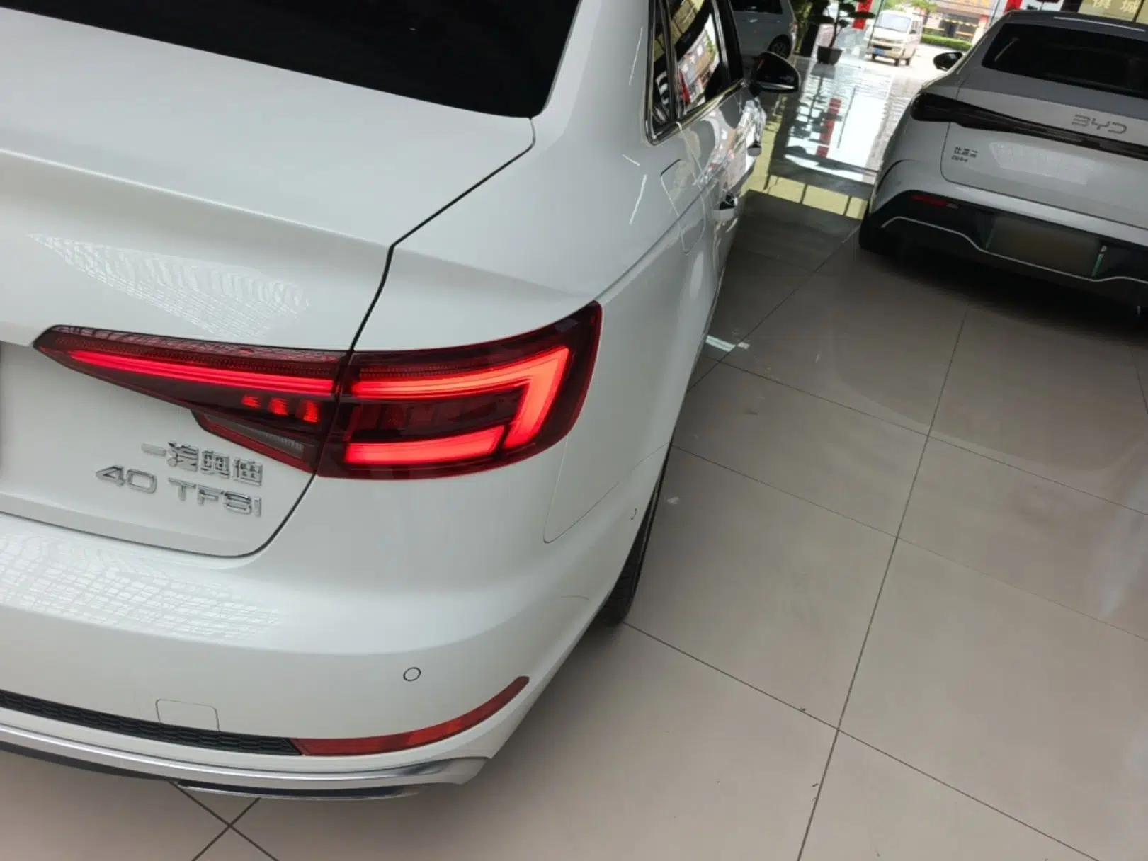Audi A4L 2019 40 TFSI Fashion Edition China VI Emission Standard — миниатюра 9