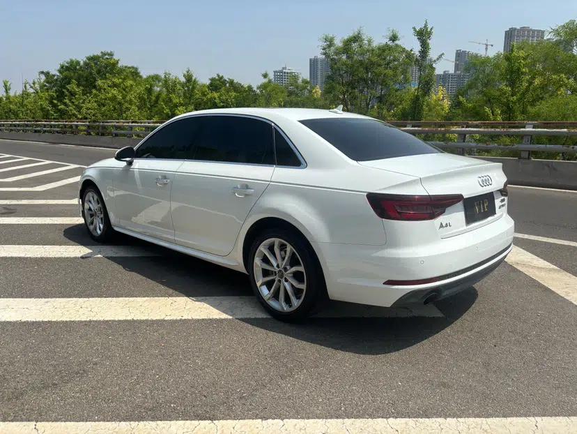 Audi A4L 2018 30th Anniversary Edition 40 TFSI Fashion Model — миниатюра 5