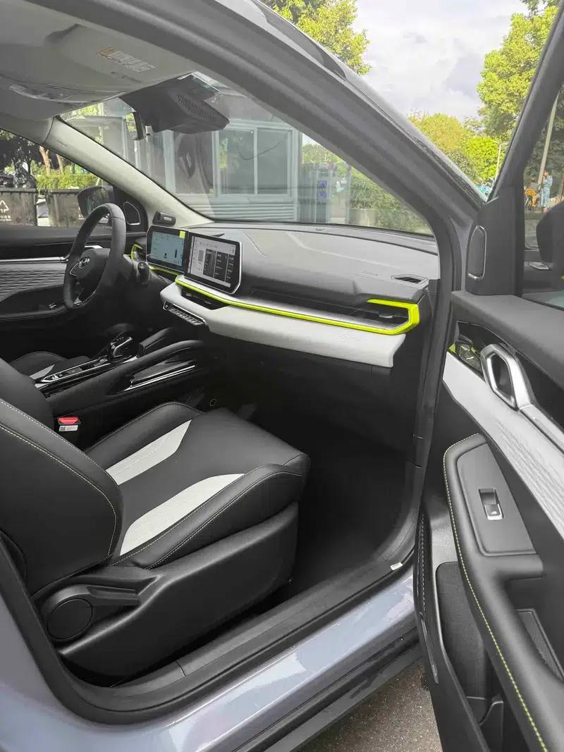 Geely Binyue 2022 Model: Binyue COOL 1.5T DCT Battle — миниатюра 6