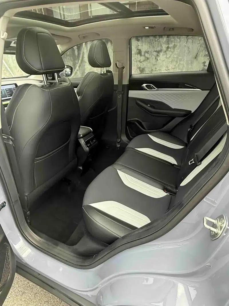 Geely Binyue 2022 Model: Binyue COOL 1.5T DCT Battle — миниатюра 10