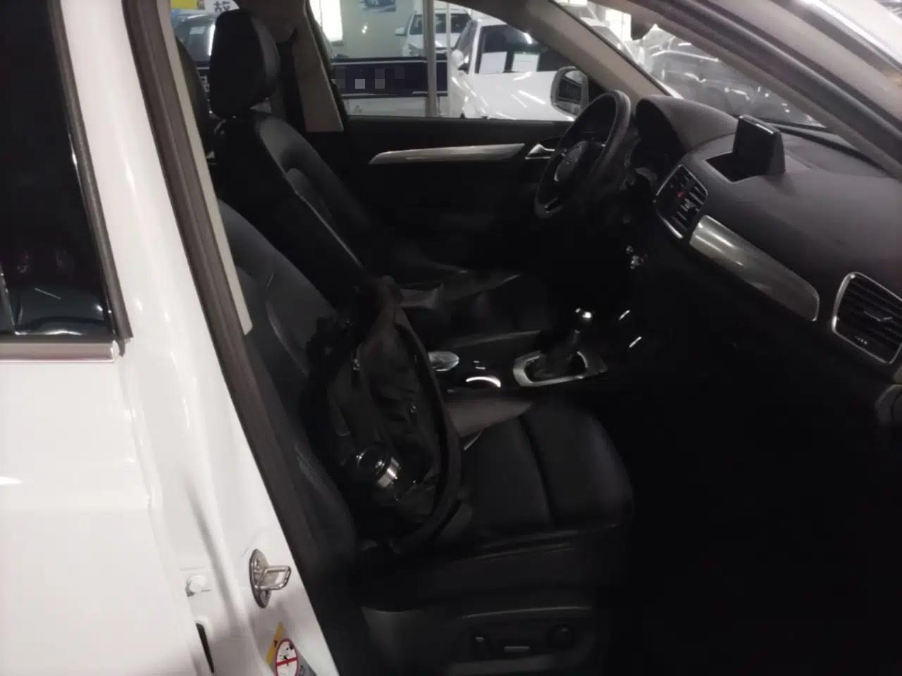 Audi Q3 2015 35 TFSI Comfort Model — миниатюра 24