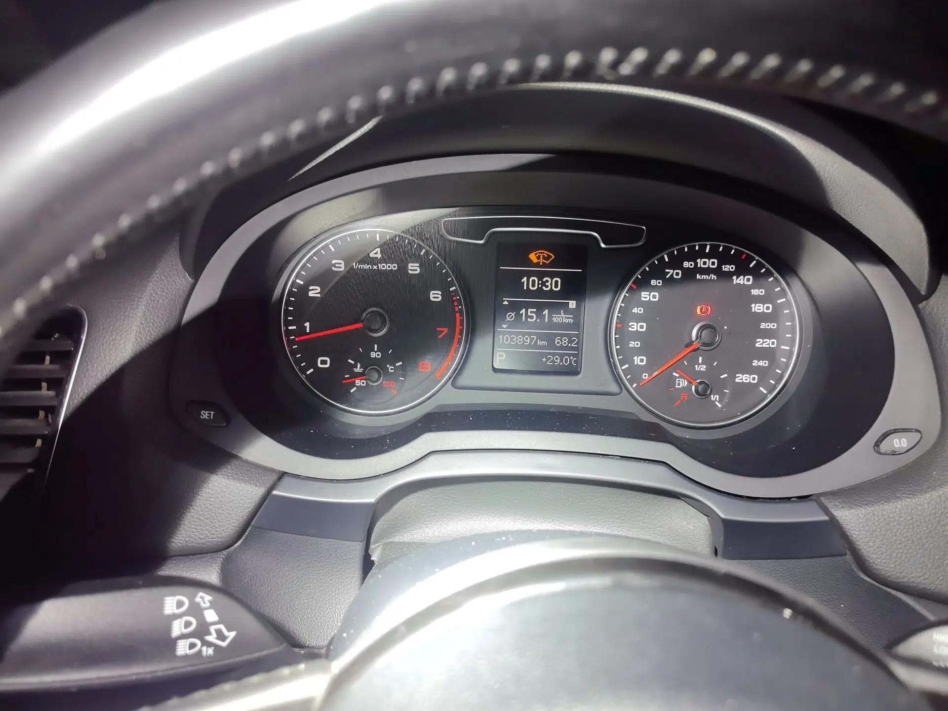 Audi Q3 2015 35 TFSI Comfort Model — миниатюра 11
