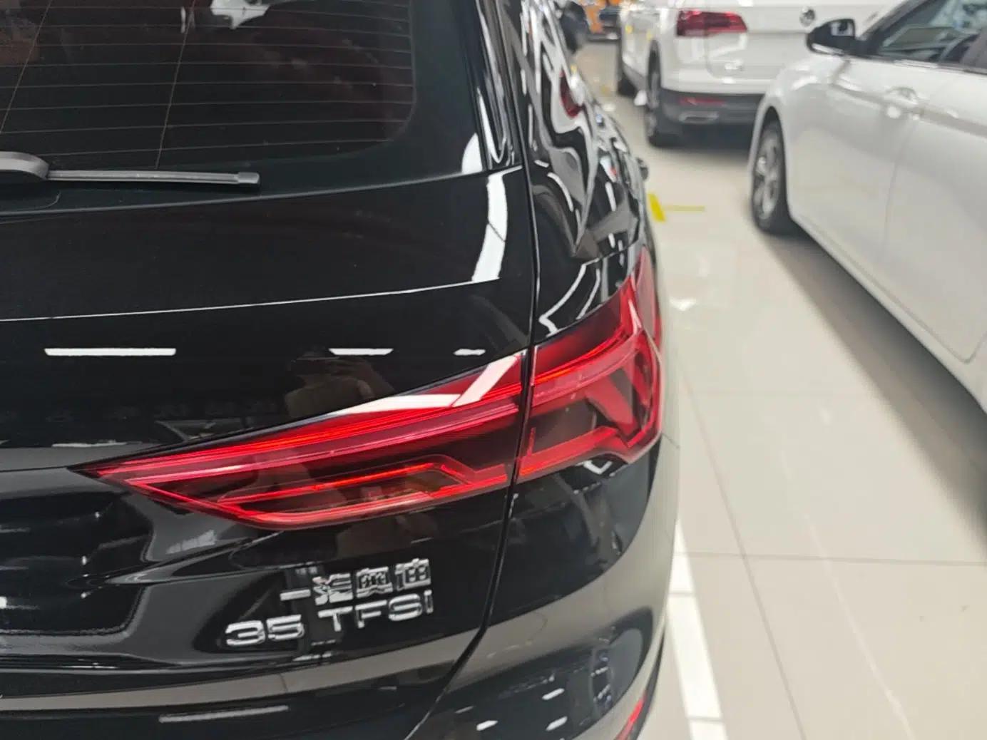 Audi Q3 2022 35 TFSI Fashion Dynamic Model — миниатюра 9